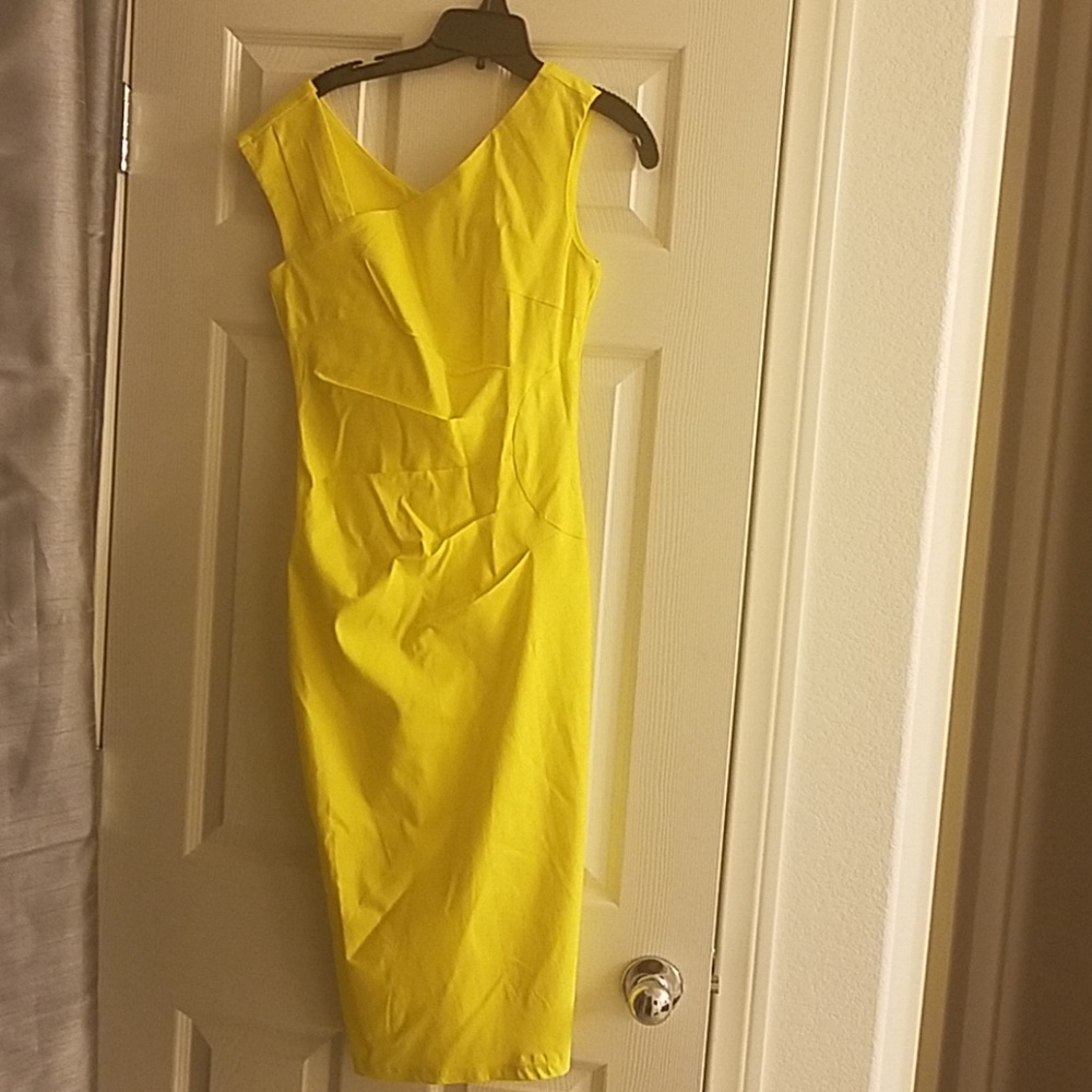 A yellow dress.